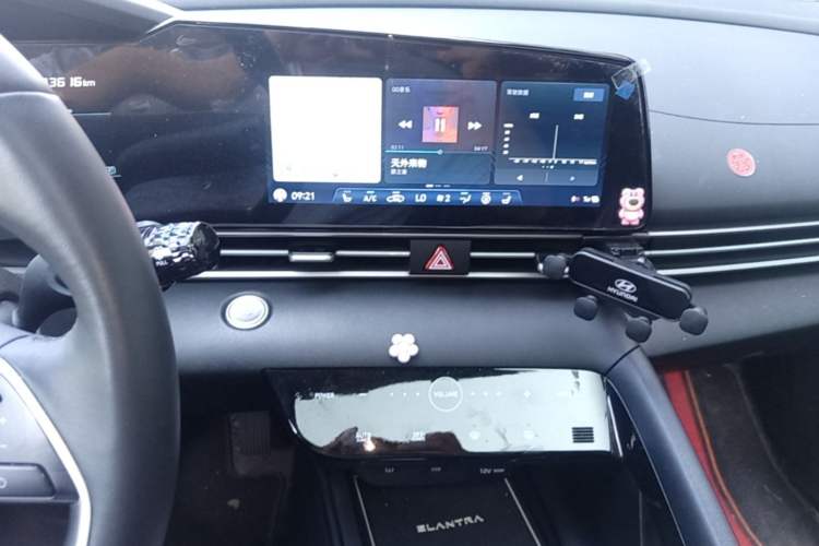 Used Hyundai Elantra 2022 1.5L CVT LUX Prestige Edition Audio And AC Panel
