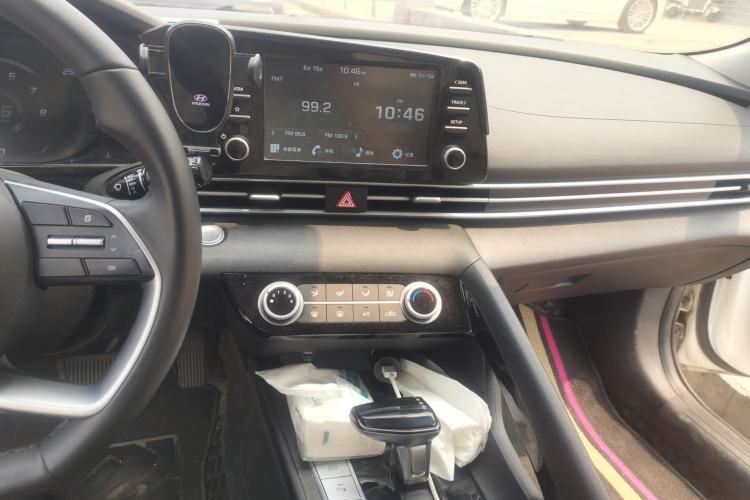 Used Hyundai Elantra 2022 1.5L CVT GLX Elite Edition Audio And AC Panel