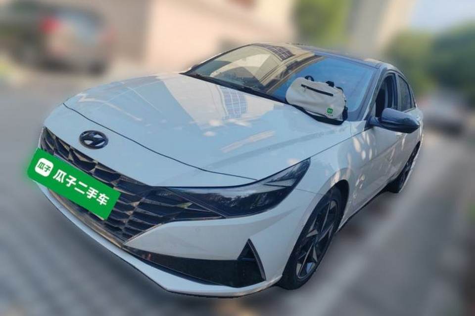 Hyundai Elantra 2022
