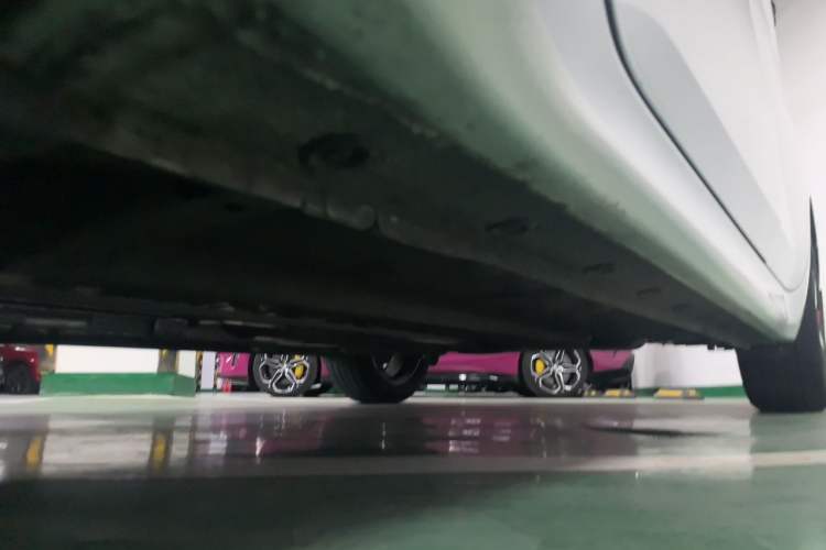 Used Hyundai Elantra 2022 1.5L CVT LUX Prestige Edition Chassis Front Left