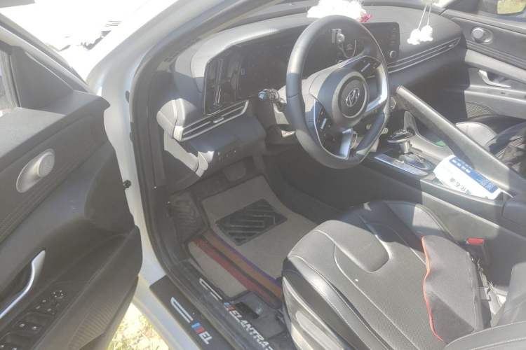 Used Hyundai Elantra 2022 1.5L CVT GLX Elite Edition Driver Seat
