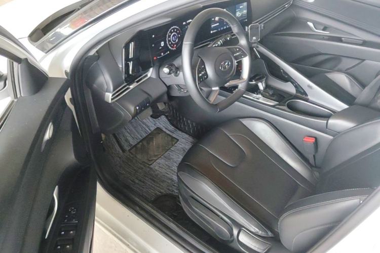 Used Hyundai Elantra 2022 1.5L CVT GLX Elite Edition Driver Seat