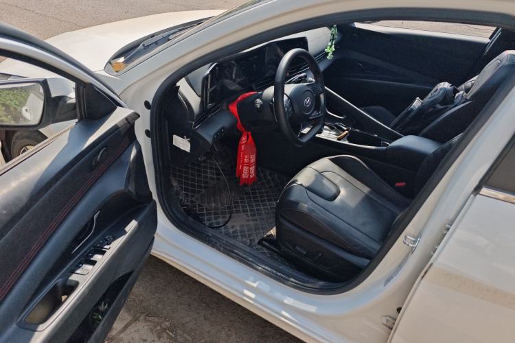 Used Hyundai Elantra 2022 240TGDi DCT LUX Prestige Edition Driver Seat