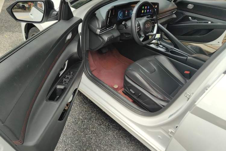 Used Hyundai Elantra 2022 1.5L CVT 20th Anniversary Edition Driver Seat