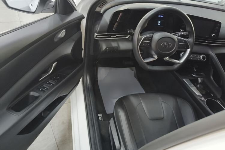 Used Hyundai Elantra 2022 1.5L CVT GLX Elite Edition Driver Seat