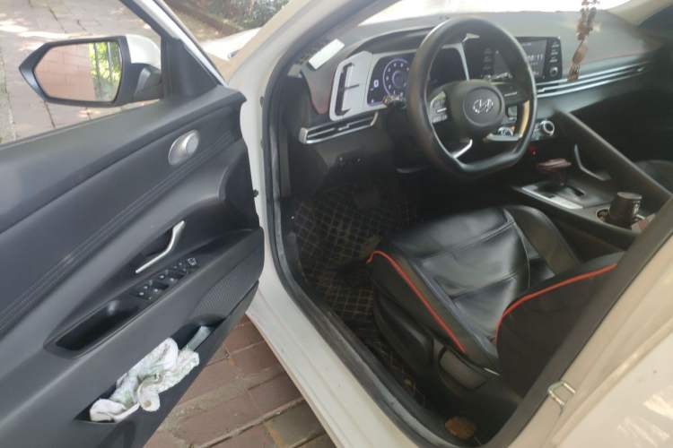 Used Hyundai Elantra 2022 1.5L CVT GLX Elite Edition Driver Seat