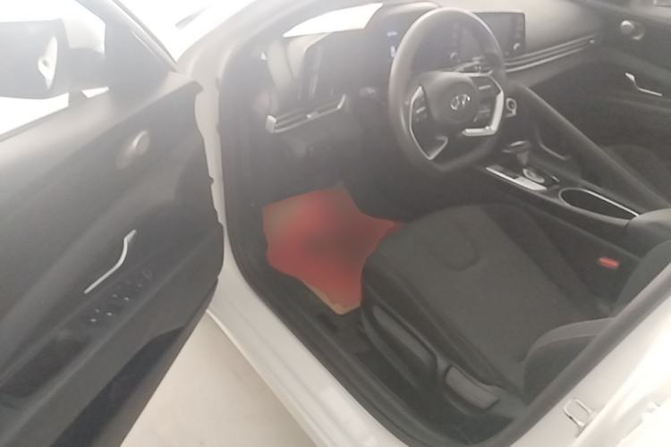 Used Hyundai Elantra 2022 1.5L CVT GLS Leading Edition Driver Seat
