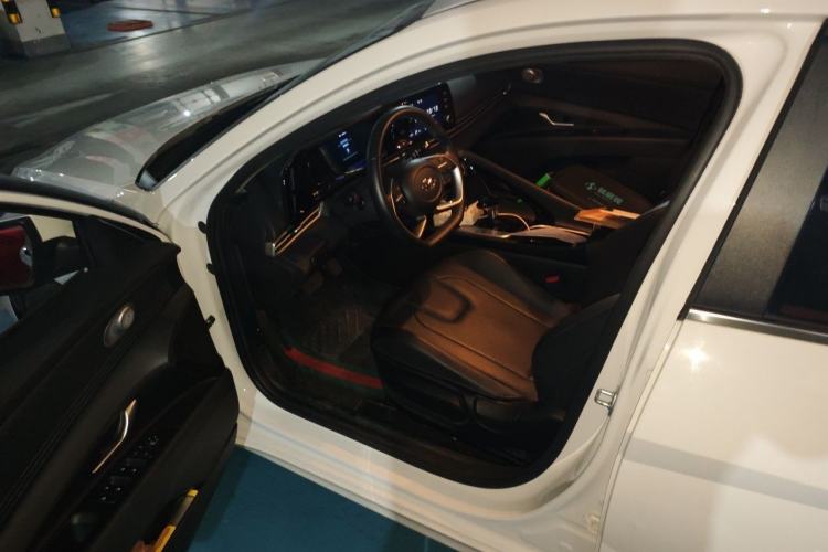 Used Hyundai Elantra 2022 1.5L CVT GLX Elite Edition Driver Seat