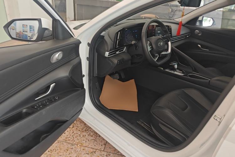 Used Hyundai Elantra 2022 1.5L CVT GLX Elite Edition Driver Seat