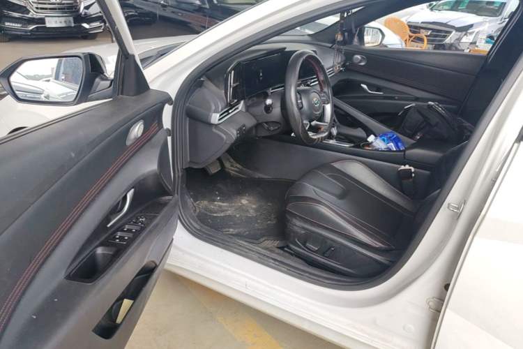 Used Hyundai Elantra 2022 1.5L CVT 20th Anniversary Edition Driver Seat
