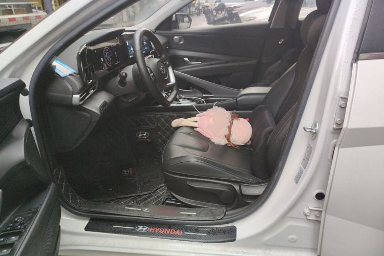 Used Hyundai Elantra 2022 1.5L CVT GLX Elite Edition Driver Seat