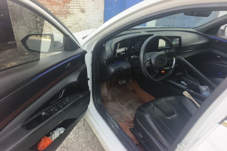 Used Hyundai Elantra 2022 240TGDi DCT LUX Prestige Edition Driver Seat
