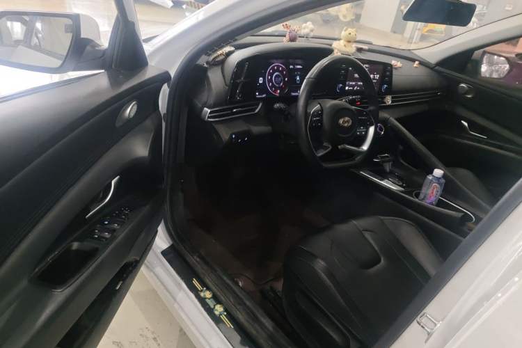 Used Hyundai Elantra 2022 1.5L CVT GLX Elite Edition Driver Seat