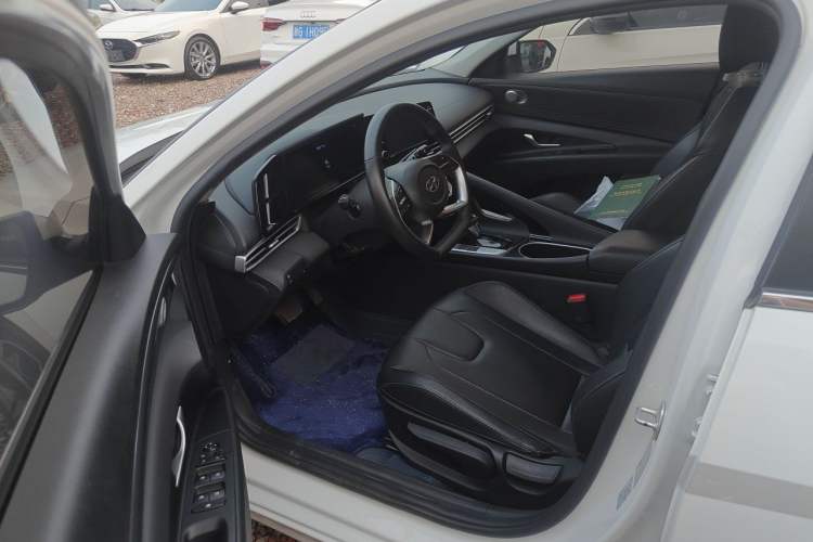 Used Hyundai Elantra 2022 1.5L CVT GLX Elite Edition Driver Seat
