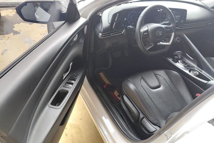 Used Hyundai Elantra 2022 1.5L CVT GLX Elite Edition Driver Seat