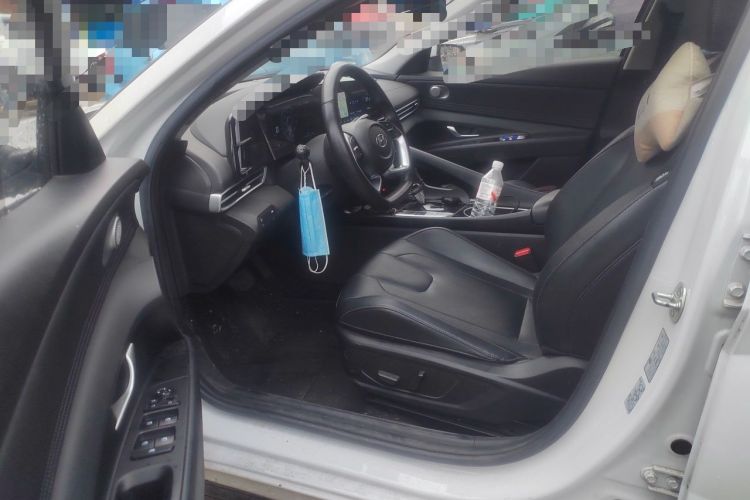 Used Hyundai Elantra 2022 1.5L CVT LUX Prestige Edition Driver Seat