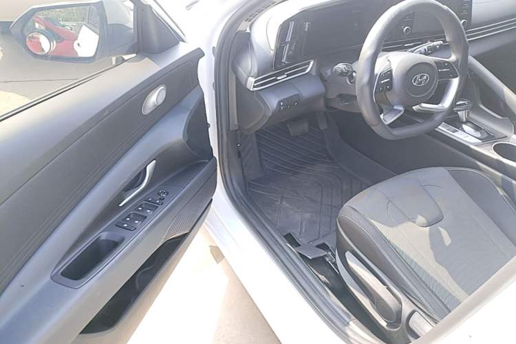 Used Hyundai Elantra 2022 1.5L CVT GLS Leading Edition Driver Seat