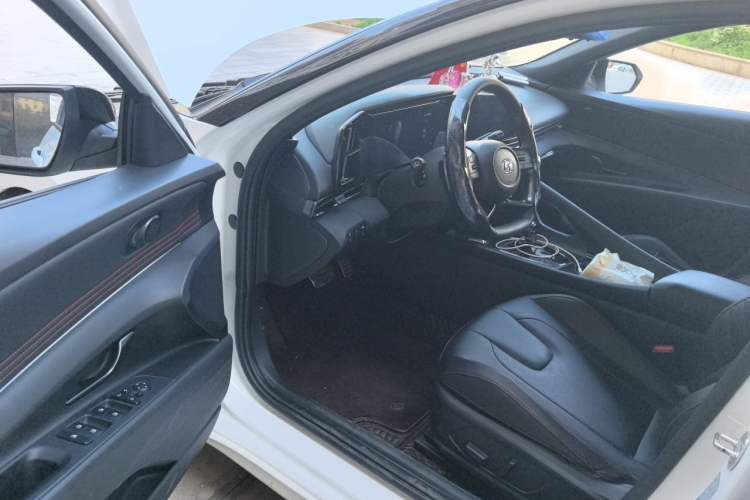 Used Hyundai Elantra 2022 240TGDi DCT TOP Flagship Edition Driver Seat