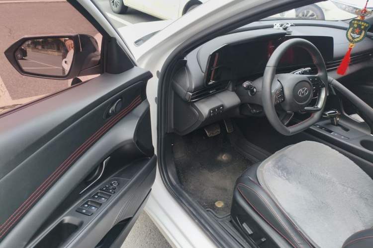 Used Hyundai Elantra 2022 240TGDi DCT LUX Prestige Edition Driver Seat