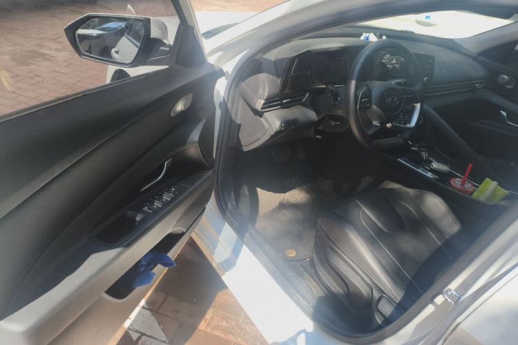 Used Hyundai Elantra 2022 1.5L CVT GLX Elite Edition Driver Seat