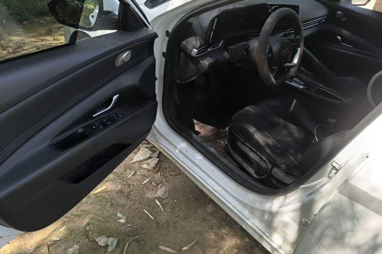 Used Hyundai Elantra 2022 1.5L CVT GLX Elite Edition Driver Seat