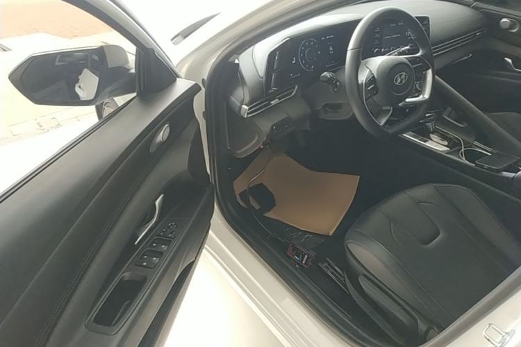 Used Hyundai Elantra 2022 1.5L CVT GLX Elite Edition Driver Seat