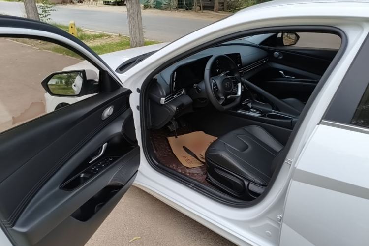 Used Hyundai Elantra 2022 1.5L CVT GLX Elite Edition Driver Seat