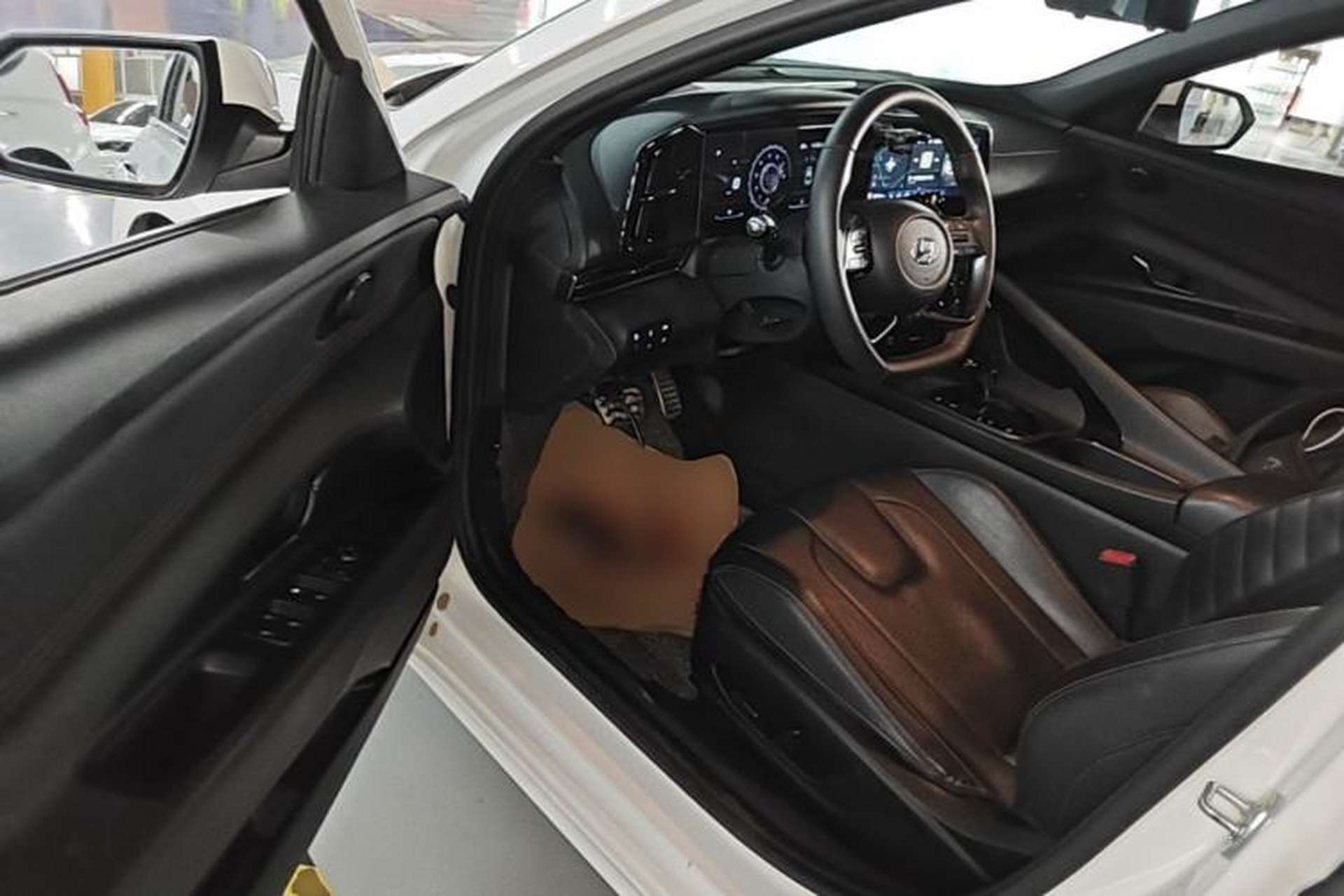 Used Hyundai Elantra 2022 240TGDi DCT LUX Prestige Edition Driver Seat