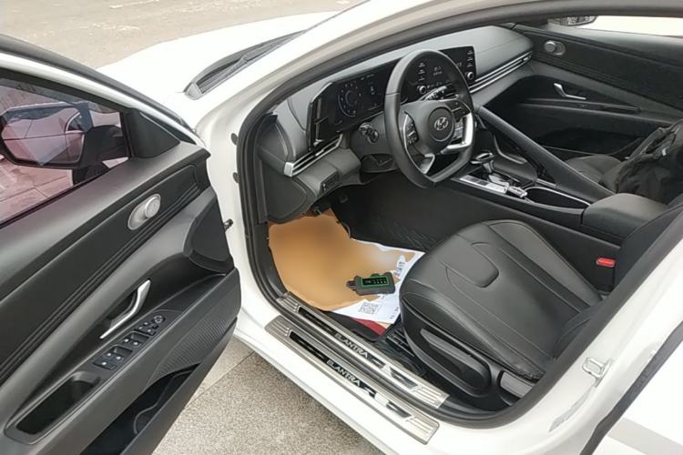 Used Hyundai Elantra 2022 1.5L CVT GLX Elite Edition Driver Seat