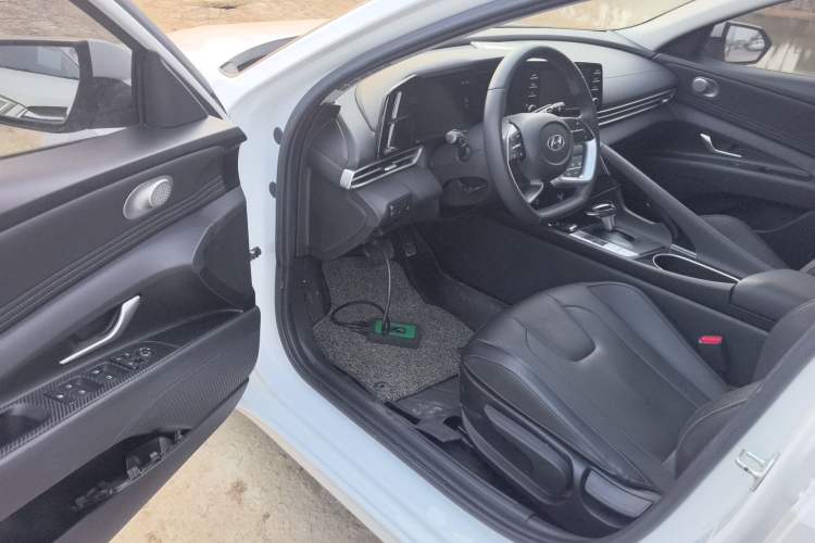 Used Hyundai Elantra 2022 1.5L CVT GLX Elite Edition Driver Seat