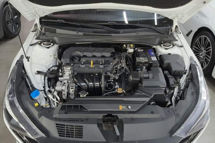 Used Hyundai Elantra 2022 1.5L CVT GLX Elite Edition Engine Bay