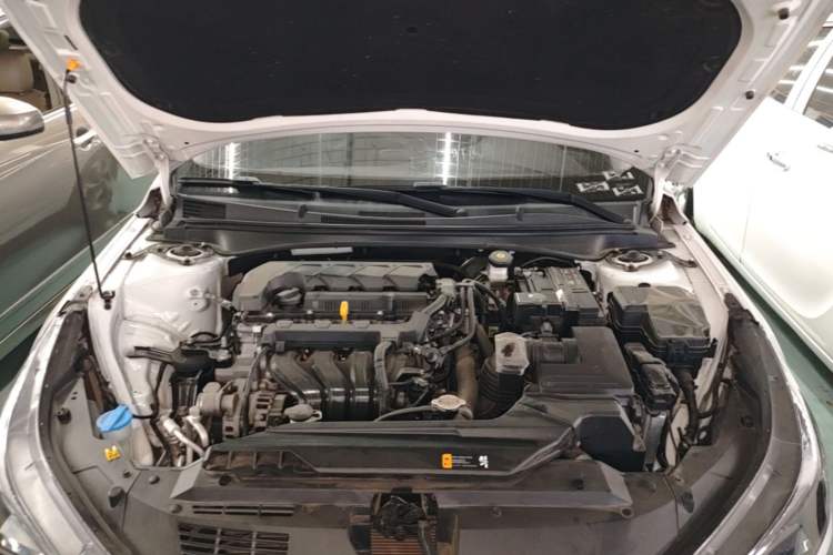 Used Hyundai Elantra 2022 1.5L CVT GLX Elite Edition Engine Bay