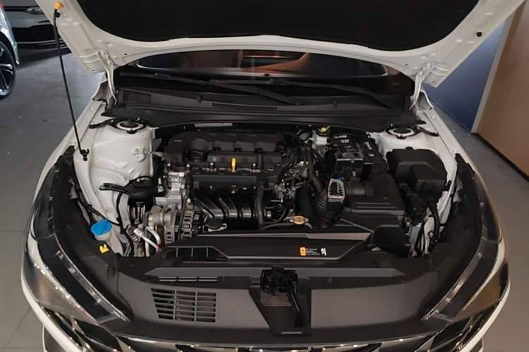 Used Hyundai Elantra 2022 1.5L CVT GLX Elite Edition Engine Bay