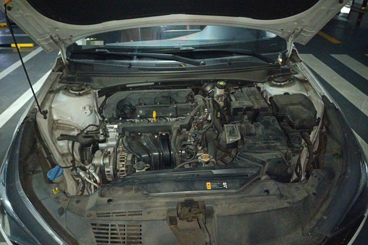 Used Hyundai Elantra 2022 1.5L CVT GLX Elite Edition Engine Bay