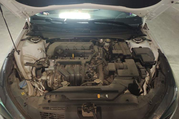 Used Hyundai Elantra 2022 1.5L CVT LUX Prestige Edition Engine Bay