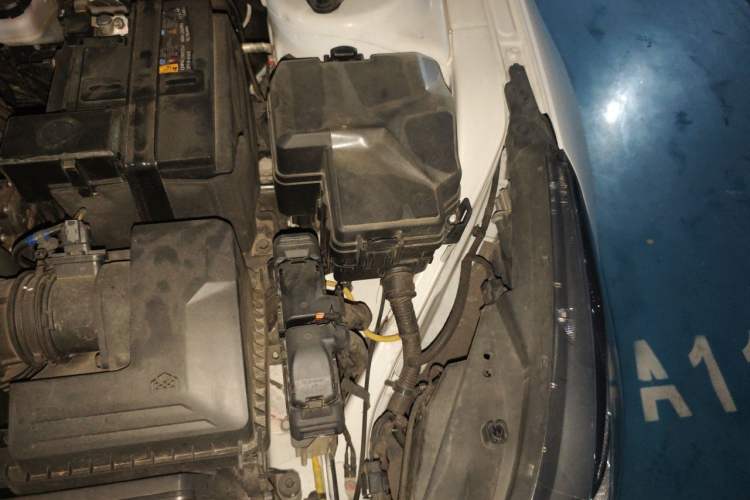 Used Hyundai Elantra 2022 1.5L CVT GLX Elite Edition Engine Bay Left