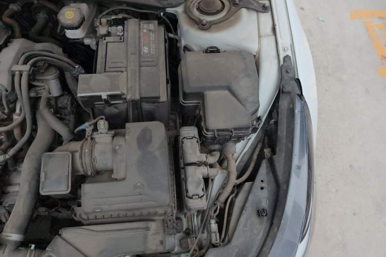 Used Hyundai Elantra 2022 1.5L CVT LUX Prestige Edition Engine Bay Left
