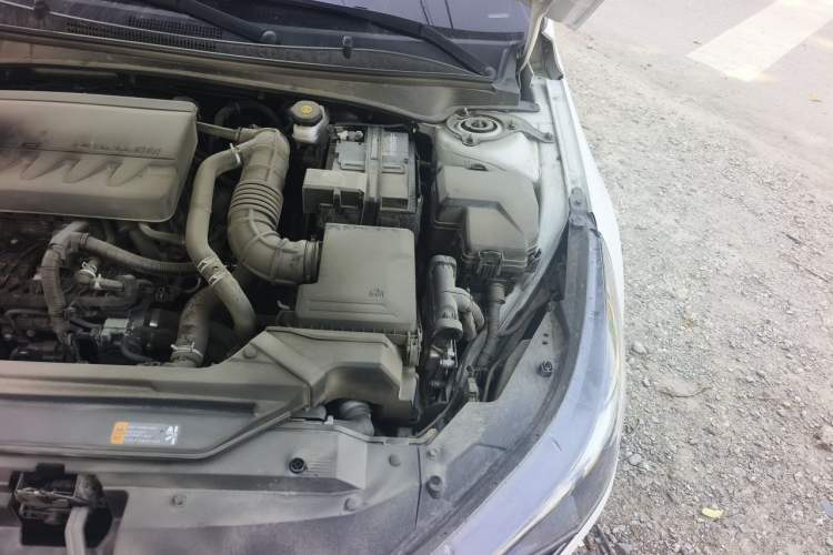 Used Hyundai Elantra 2022 240TGDi DCT LUX Prestige Edition Engine Bay Left