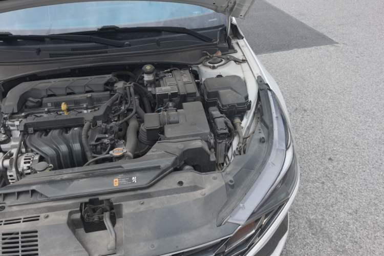 Used Hyundai Elantra 2022 1.5L CVT LUX Prestige Edition Engine Bay Left