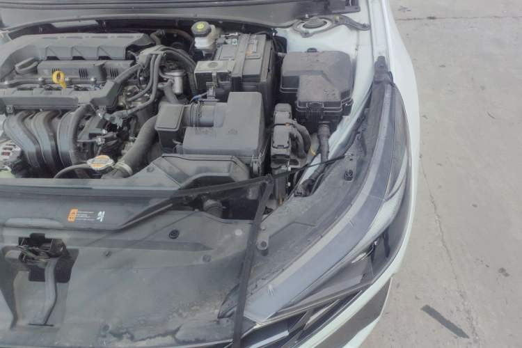 Used Hyundai Elantra 2022 1.5L CVT LUX Prestige Edition Engine Bay Left