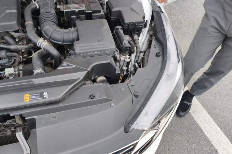 Used Hyundai Elantra 2022 240TGDi DCT LUX Prestige Edition Engine Bay Left