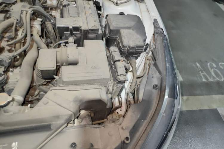 Used Hyundai Elantra 2022 1.5L CVT LUX Prestige Edition Engine Bay Left