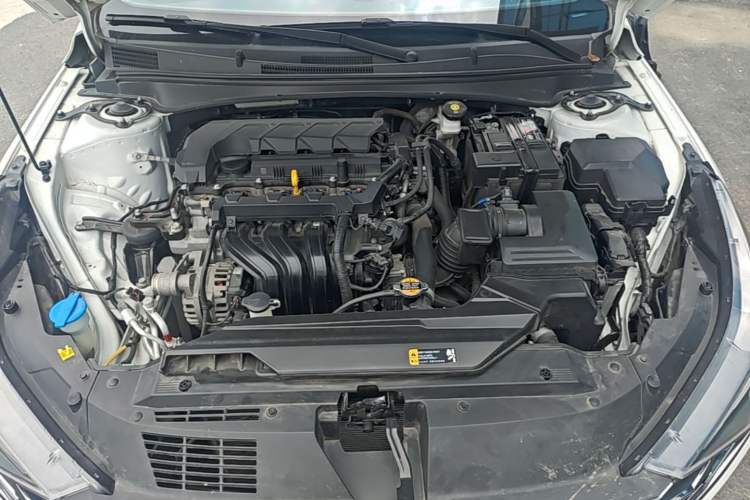 Used Hyundai Elantra 2022 1.5L CVT GLX Elite Edition Engine Bay