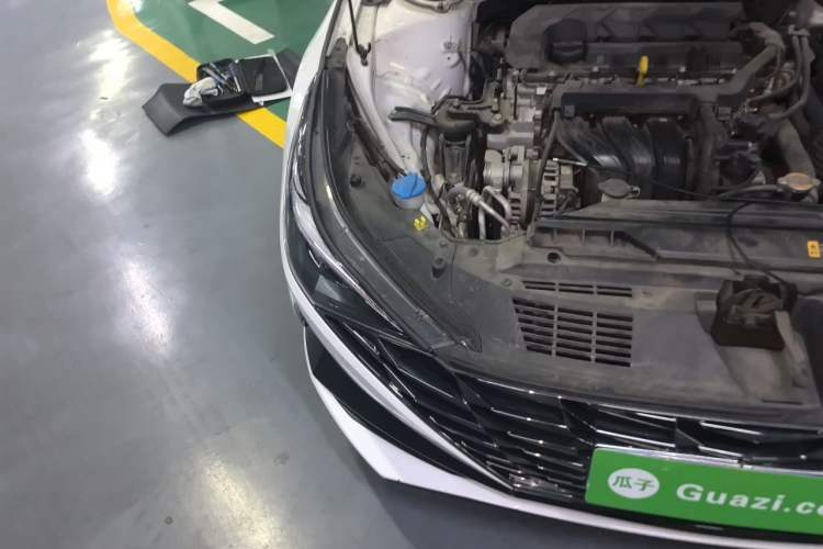 Used Hyundai Elantra 2022 1.5L CVT LUX Prestige Edition Engine Bay Right