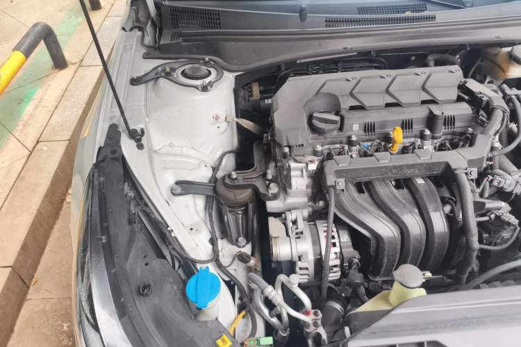 Used Hyundai Elantra 2022 1.5L CVT LUX Prestige Edition Engine Bay Right