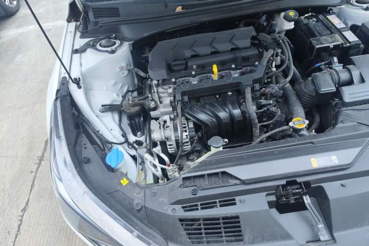 Used Hyundai Elantra 2022 1.5L CVT LUX Prestige Edition Engine Bay Right