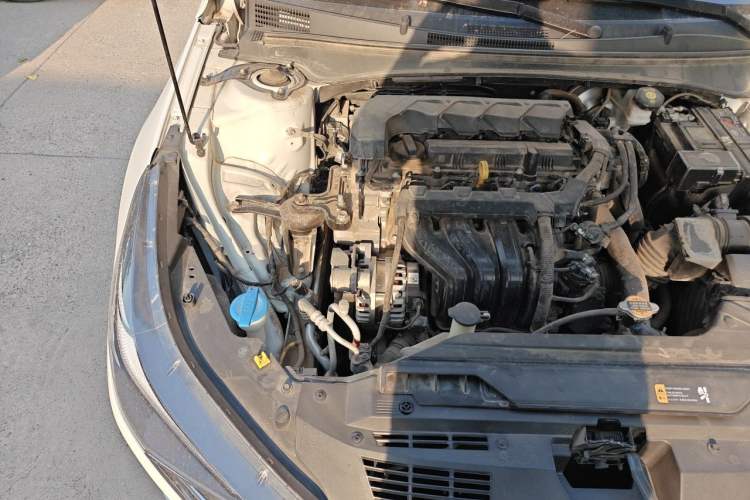 Used Hyundai Elantra 2022 1.5L CVT LUX Prestige Edition Engine Bay Right
