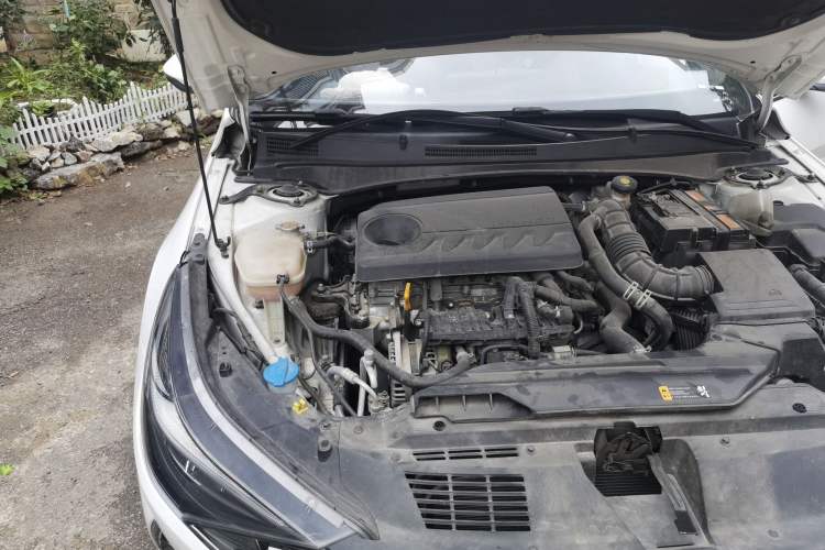 Used Hyundai Elantra 2022 240TGDi DCT LUX Prestige Edition Engine Bay Right