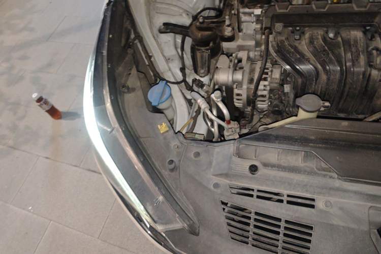 Used Hyundai Elantra 2022 1.5L CVT LUX Prestige Edition Engine Bay Right