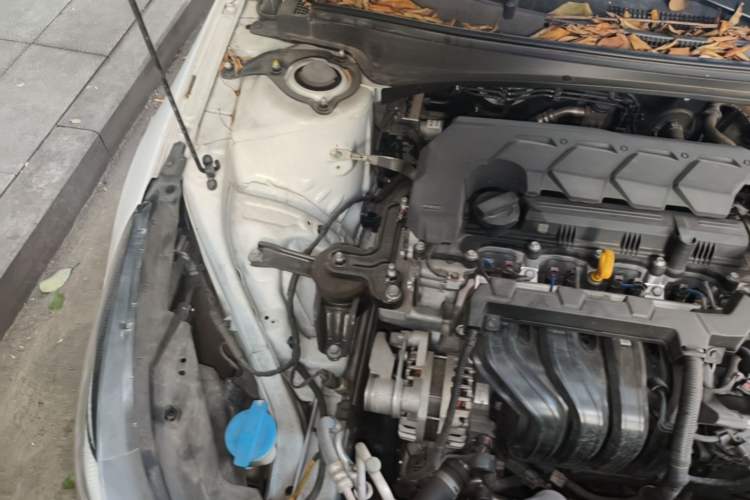Used Hyundai Elantra 2022 1.5L CVT LUX Prestige Edition Engine Bay Right